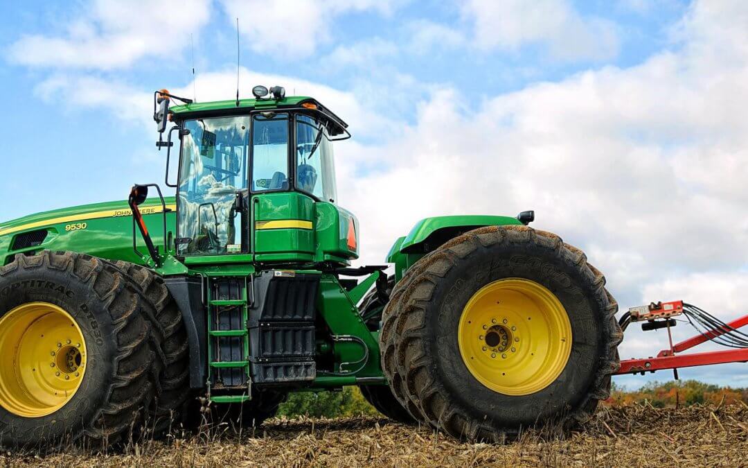 Hacker plays “Doom” on farm tractor to raise awareness of right to repair