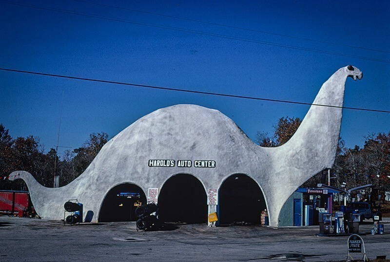 Harold's Auto Center, horizontal view, Sinclair gas station, Route 19, Spring Hill, Florida