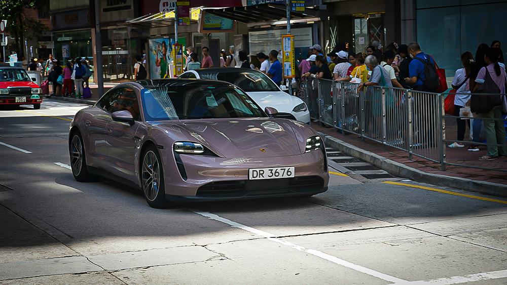 tech looking underhood